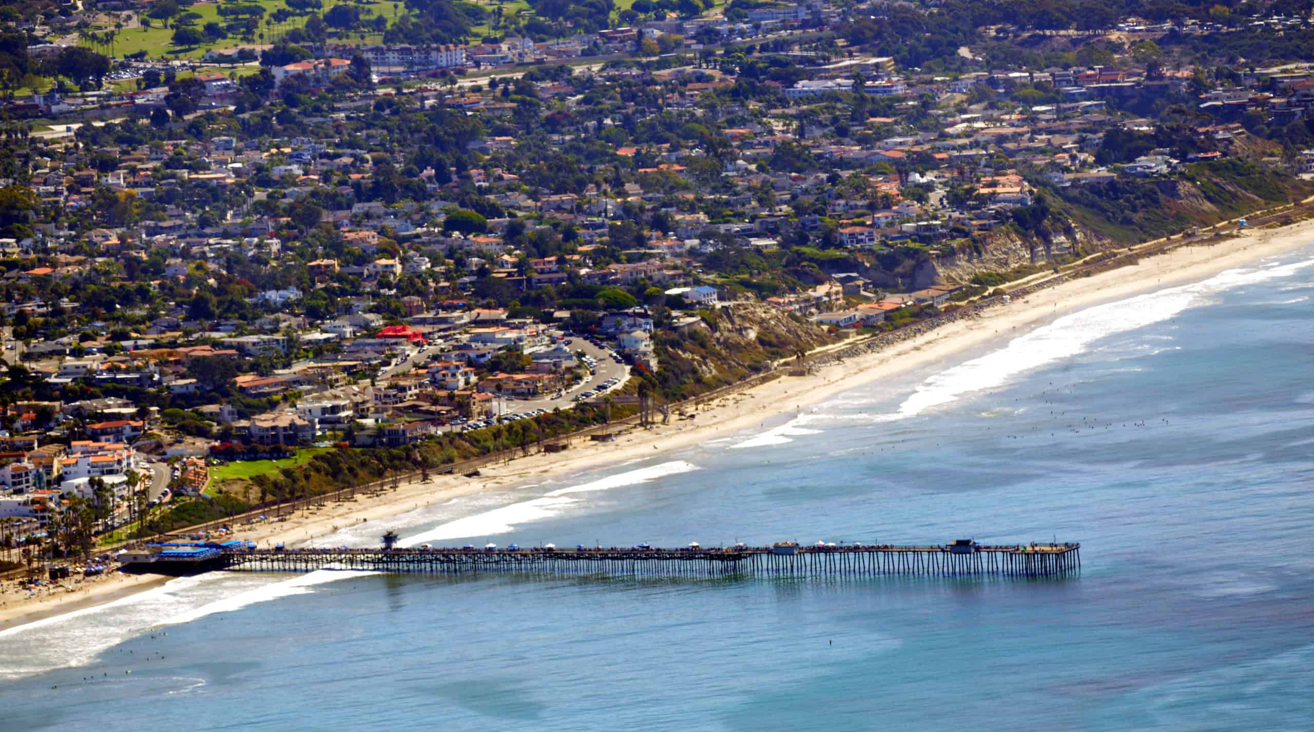 Containment and remediation procedures performed by a San Clemente mold specialist